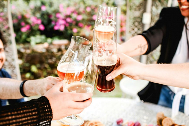 Circuito Spa en Hotel RH Bayren 4* y Visita a Fábrica, Cata de Cervezas, Crema de Licores y Vermuts con Maridaje para dos (Valencia)
