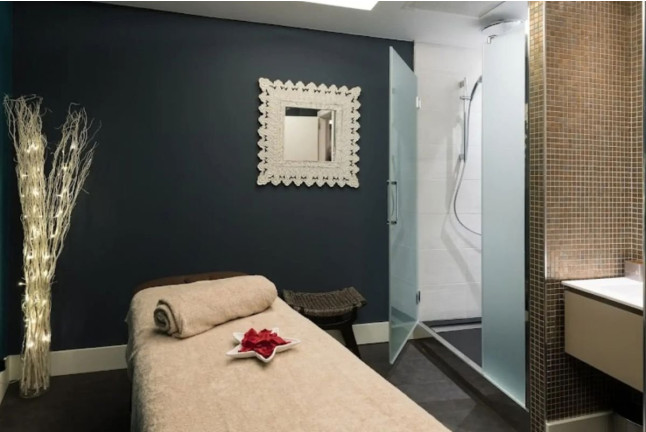 Circuito Spa y Masaje con Aromaterapia o Terapéutico para dos en Hotel Catalonia Ramblas 4* (Barcelona)