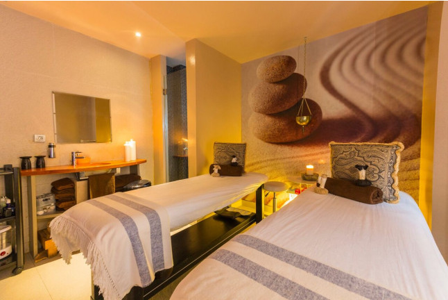 Spa con Masaje y Comida o Cena para dos en Hotel Gran Claustre Restaurant & Spa 4* (Altafulla, Tarragona)