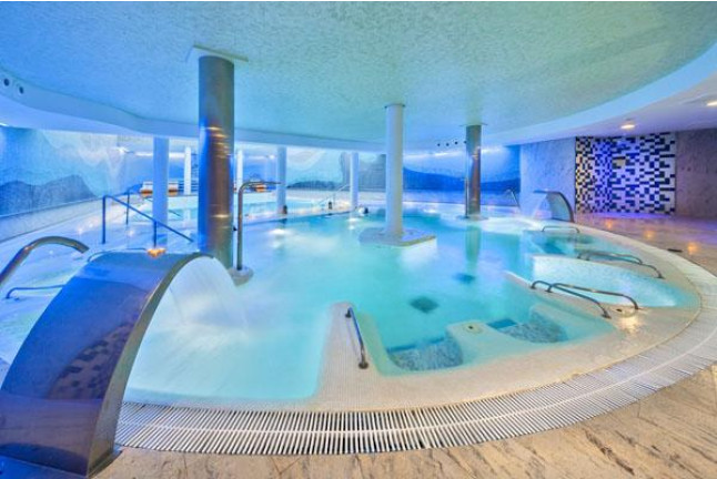 Circuito Spa, Masaje Relajante y Comida o Cena en Exe Estepona Thalasso Spa 4* (Estepona, Málaga)