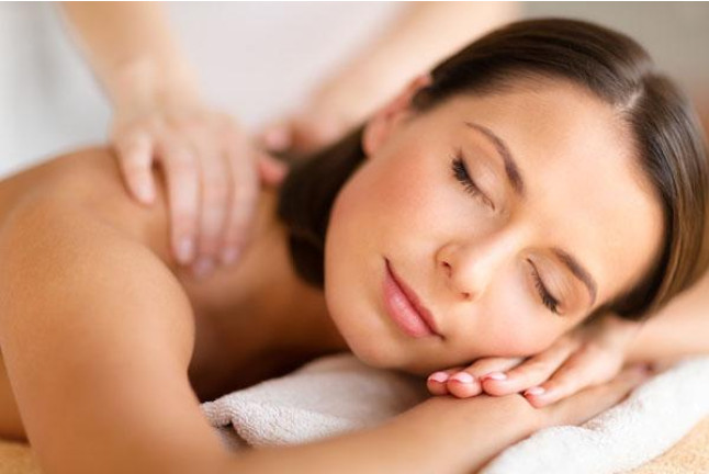 Circuito Spa, Masaje Relajante y Comida o Cena en Exe Estepona Thalasso Spa 4* (Estepona, Málaga)