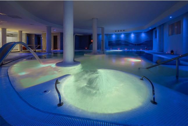 Circuito Spa, Masaje Relajante y Degustación de Té para dos en Exe Estepona Thalasso Spa 4* (Estepona, Málaga)