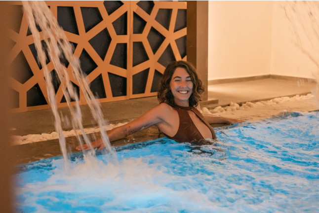 Circuito Spa, Masaje de 25' y Desayuno en Rock Spa de Hard Rock Hotel Marbella 4* (Marbella, Málaga)