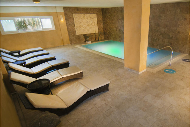 Circuito Spa en el Hotel El Cortijo de Zahara 4* (Zahara de los Atunes, Cádiz)