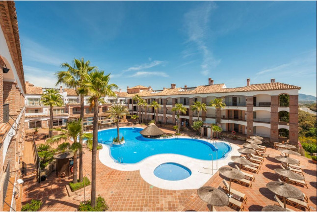 Escapada Romántica con Spa y Cena en Hotel La Cala Resort 4* (Mijas, Málaga)