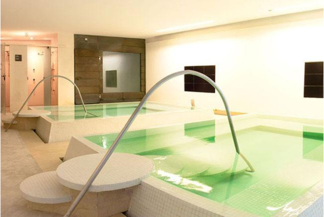 Especial Parejas: Circuito Spa y Masaje Hindú para dos en Spazio The Royal Fitness & Spa Real Club de Polo de Barcelona 5* (Barcelona)