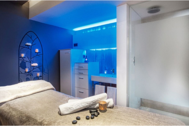 Circuito Spa Mare Nostrum, Masaje Duorelax y Comida o Cena para dos en Sallés Hotel Pere IV 4* (Barcelona)