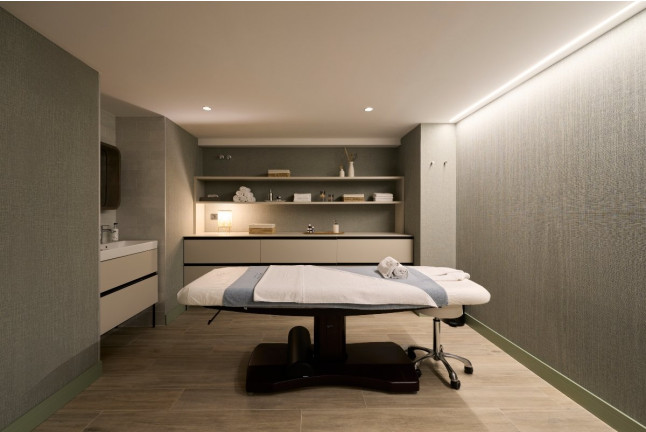 Circuito Spa, Masaje y Desayuno en Hotel Catalonia La Maquinista 4* (Barcelona)