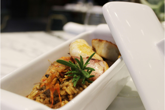 Circuito Spa, Masaje Hindú y Comida o Cena en Restaurante B-24 en Spazio Nyxpert Royal & Spa Hotel Fairmont Rey Juan Carlos I 5* (Barcelona)