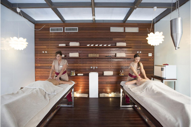 Circuito Spa, Masaje Oriental y Comida o Cena para dos en Hotel Hospes Palau de la Mar 5* (Valencia) 