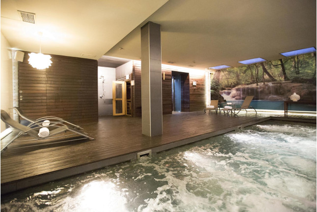 Circuito Spa, Masaje Oriental y Comida o Cena para dos en Hotel Hospes Palau de la Mar 5* (Valencia) 