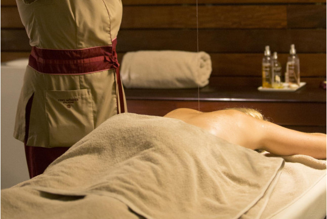 Circuito Spa, Masaje Oriental y Comida o Cena para dos en Hotel Hospes Palau de la Mar 5* (Valencia) 