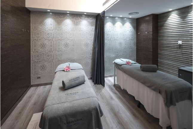 Circuito Spa y Masaje con aromaterapia para Parejas en Cabina Doble en Hotel Catalonia Plaza Catalunya 4* (Barcelona)