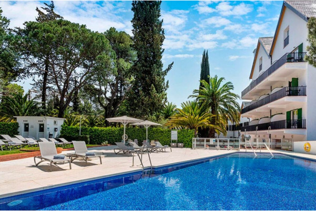 Circuito Spa y Masaje en Hotel Catalonia Reina Victoria 4* y Menú para dos en Restaurante Abrasador La Carreta (Ronda, Málaga)