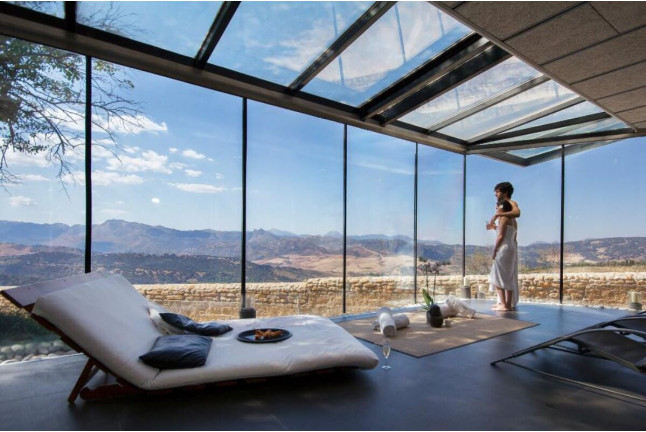 Circuito Spa y Masaje en Hotel Catalonia Reina Victoria 4* y Menú para dos en Restaurante Abrasador La Carreta (Ronda, Málaga)