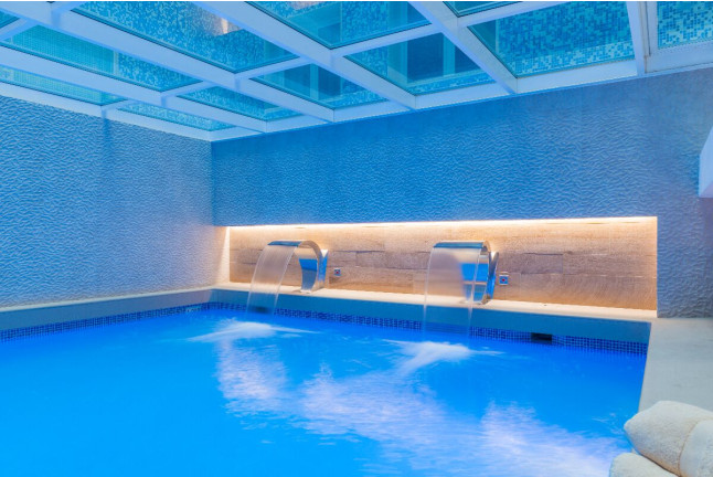 Circuito Spa Mare Nostrum, Masaje Relajante y Copa en Rooftop en Sallés Hotel Pere IV 4* (Barcelona)