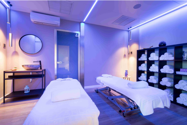 Circuito Spa, Masaje Relajante y Desayuno en Alexandre Hotel Frontair Congress 4* (Sant Boi, Barcelona)