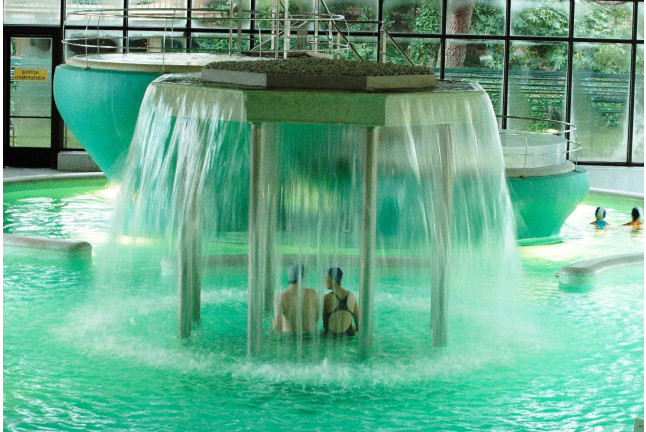 Circuito Spa Aquatonic y Masaje para dos en Hotel Termes de Montbrió 4* (Tarragona)