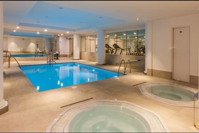 Experiencia Matinal: Desayuno con Wellness Area y Masaje para dos en Serena SPA en Meliá Madrid Princesa 5* (Madrid)