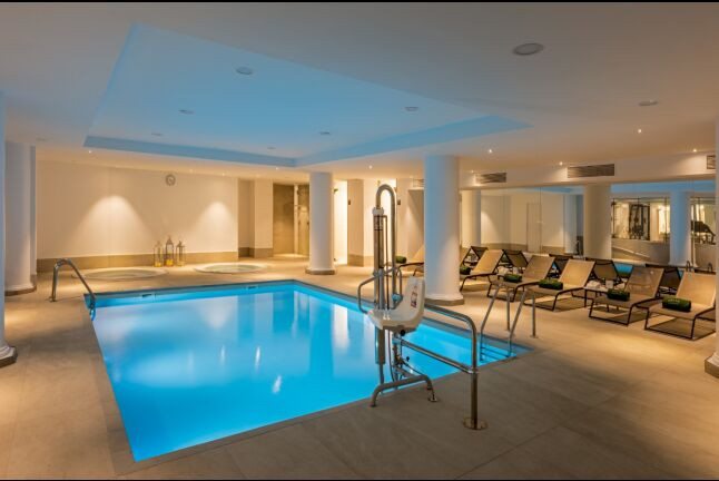 Experiencia Matinal: Desayuno con Wellness Area y Masaje para dos en Serena SPA en Meliá Madrid Princesa 5* (Madrid)