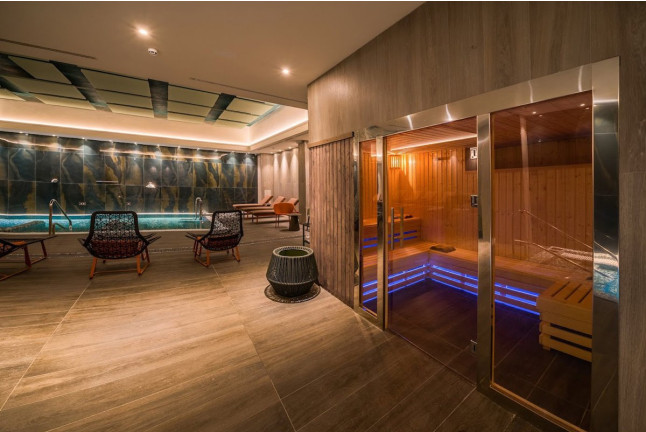 Spa y Desayuno en Hotel Catalonia Donosti 4* con Visita al Museo Sagardoetxea y Cata Premium de Sidras para dos (Guipúzcoa)