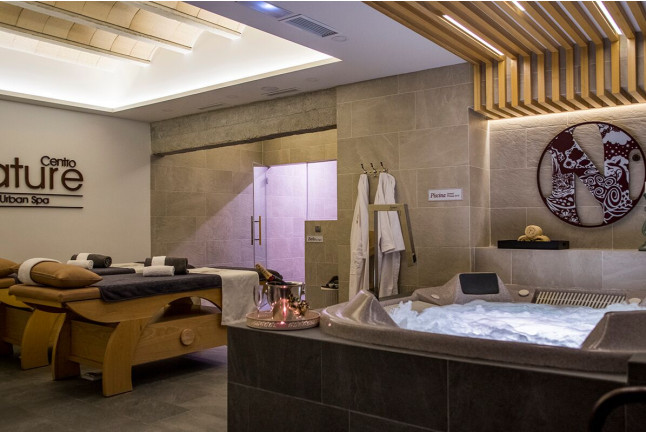 Circuito Spa y Jacuzzi Privado con Cava y Bombones para dos en Centro Nature Urban Spa (Jaén) 