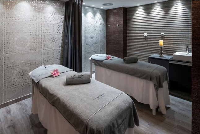 Circuito Spa, Masaje y Desayuno para dos en Hotel Catalonia Plaza Catalunya 4* (Barcelona)