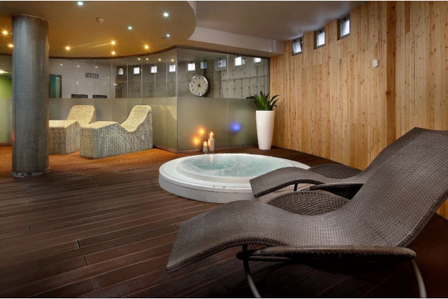 Circuito Spa Privado para dos en Spa MasMonzón (Monzón, Huesca)