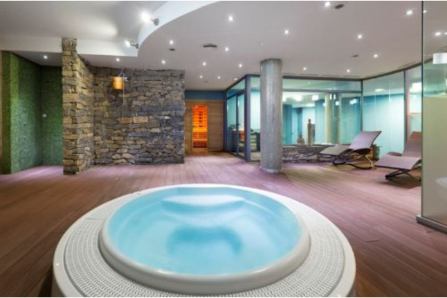 Circuito Spa Privado para dos en Spa MasMonzón (Monzón, Huesca)