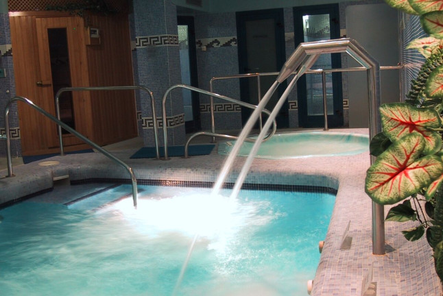 Spa Privado para dos con Bombones, Velas, Flores y Esencias en Aqua Body (Madrid)