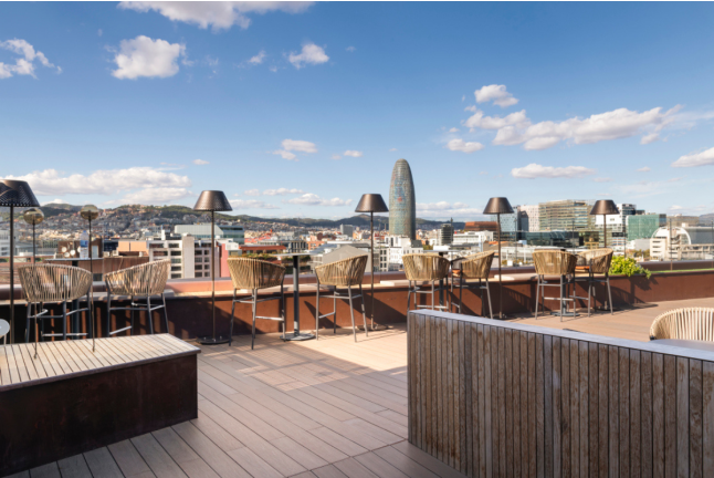 Circuito Spa Mare Nostrum, Masaje Relajante y Copa en Rooftop para dos en Sallés Hotel Pere IV 4* (Barcelona)
