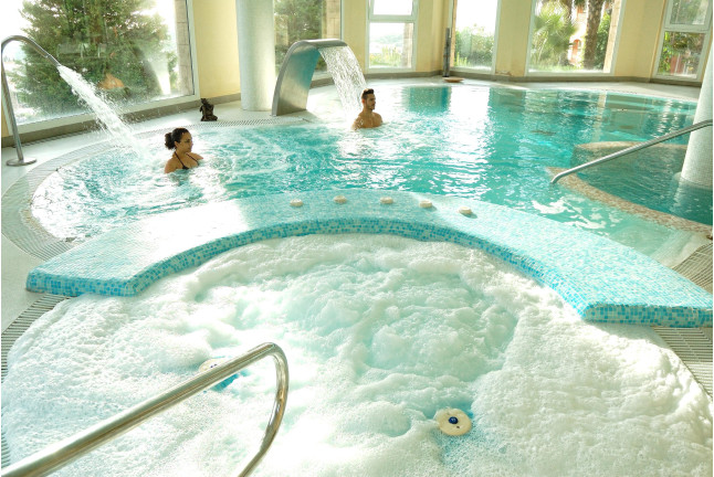 Circuito Spa y Comida o Cena para dos en Spa Sensara (Benalmádena, Málaga)
