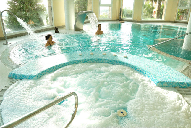 Circuito Spa y Masaje Relajante para dos en Spa Sensara Costa del Sol (Málaga)