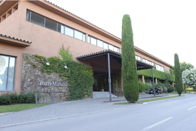 Acceso al Spa y Circuito Termal en Torremirona Esport i Salut (Navata, Girona)