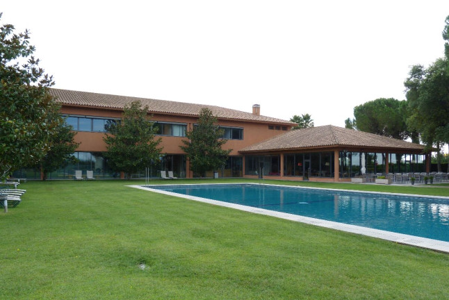 Acceso al Spa y Circuito Termal en Torremirona Esport i Salut (Navata, Girona)