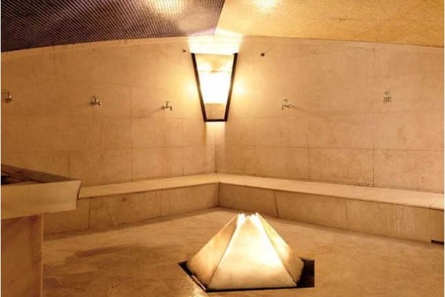 Spa y Tratamiento Facial Platinium con Opción a Manicura y Pedicura en Spazio The Royal Fitness & Spa Real Club de Polo de Barcelona 5* (Barcelona)