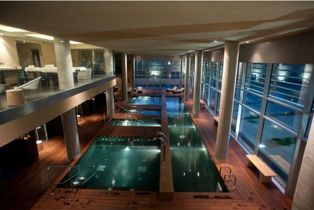 Vital Day: Wine-Spa, Tratamiento y Visita a Bodega con Cata y Degustación de Ibéricos en Valbusenda Hotel Bodega & Spa 5* (Toro, Zamora) 