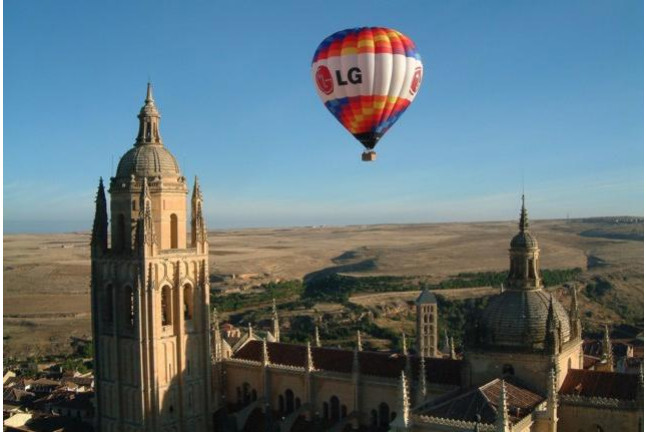 Circuito Spa en Spaxión del Hotel Áurea Convento Capuchinos 5* y Vuelo en Globo con Cava, Almuerzo, Fotos y Vídeo HD (Segovia)
