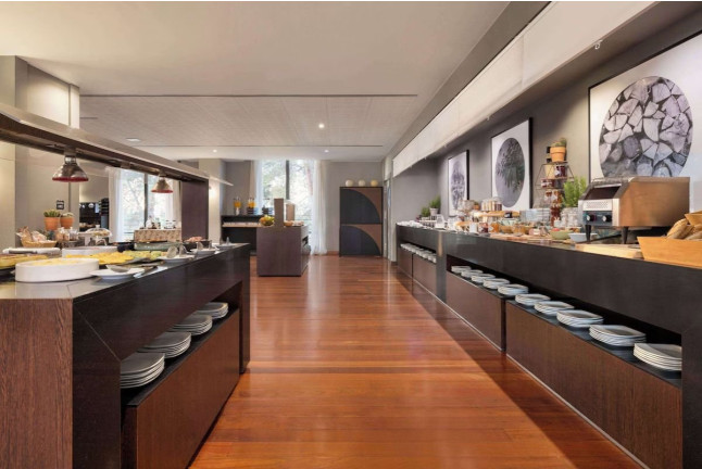 Desayuno Buffet y Acceso a Spa en Dolce by Wyndham Barcelona Resort 4* Sup (Sant Esteve Sesrovires, Barcelona)
