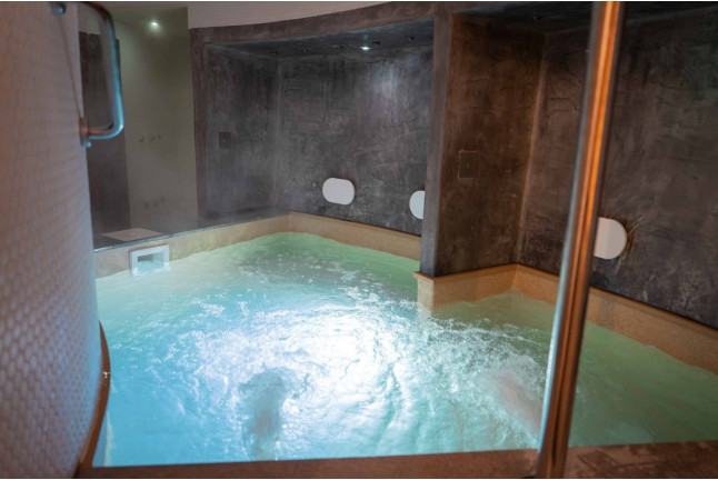 Circuito Spa y Desayuno para dos en Hotel Macià Granada Five Senses 3* (Granada)