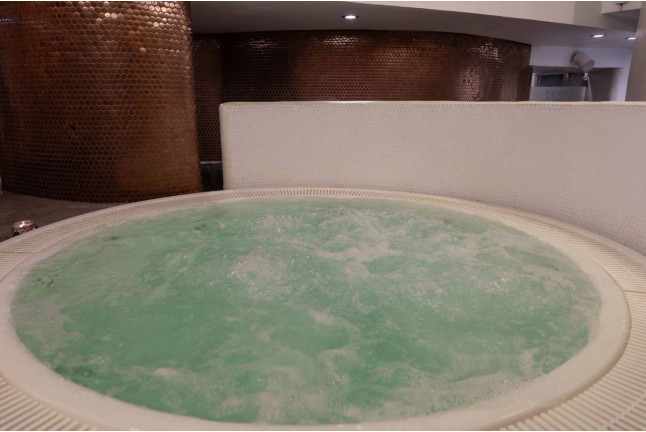Circuito Spa y Desayuno para dos en Hotel Macià Granada Five Senses 3* (Granada)