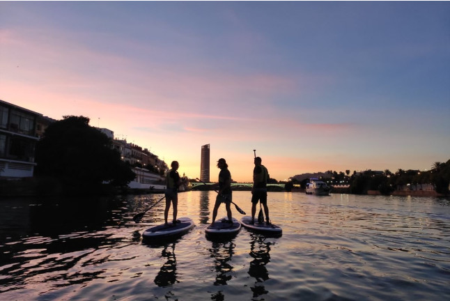 Paddle Surf al Aterdecer en el Río Guadalquivir (Sevilla)