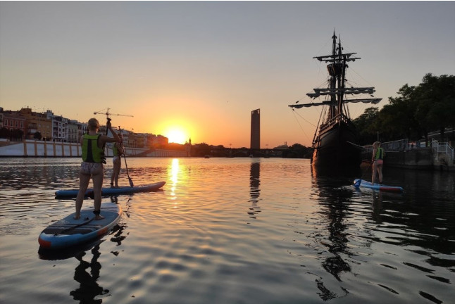 Paddle Surf al Aterdecer en el Río Guadalquivir (Sevilla)