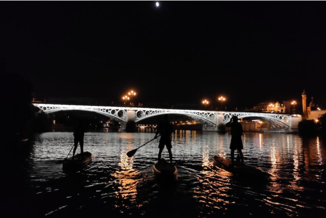 Paddle Surf al Aterdecer en el Río Guadalquivir (Sevilla)