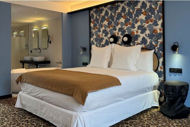 Junior Suite con Desayuno en Hotel Boutique Divino (Figueres, Girona)