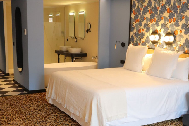 Junior Suite con Desayuno en Hotel Boutique Divino (Figueres, Girona)