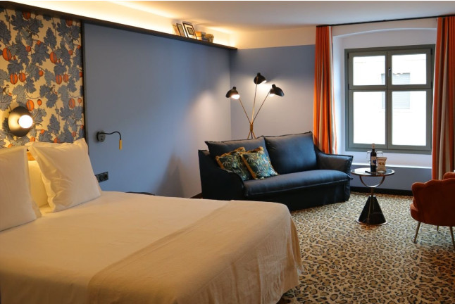 Junior Suite con Desayuno en Hotel Boutique Divino (Figueres, Girona)