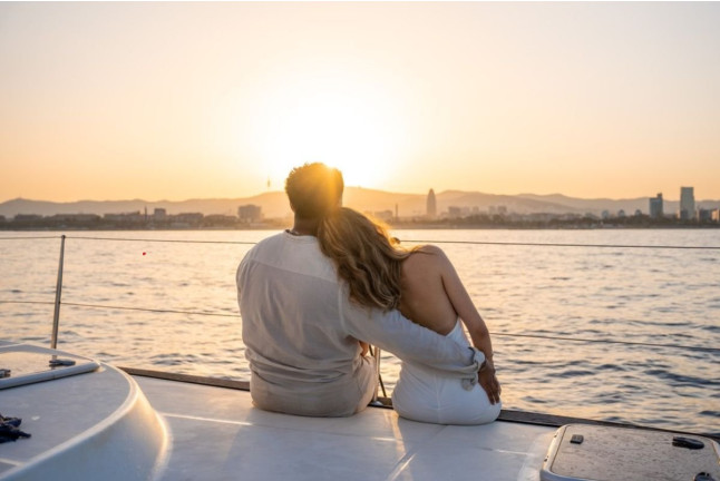 Sunset Cruise: Paseo en Catamarán (Barcelona)