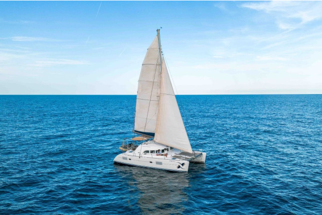 Sunset Cruise: Paseo en Catamarán (Barcelona)