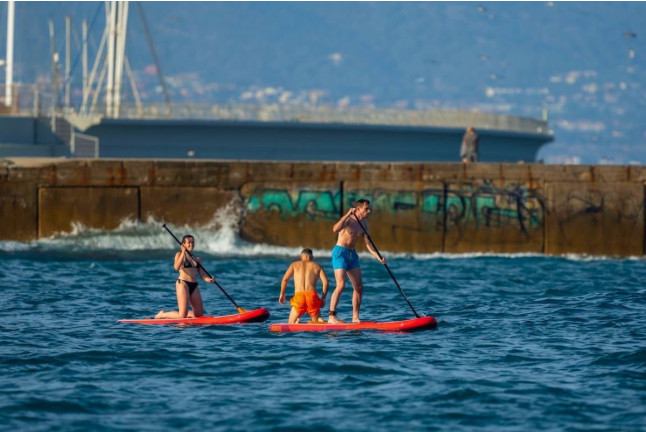 Paddle Surf al Atardecer con Fotos, Instructor y Cerveza (Barcelona)